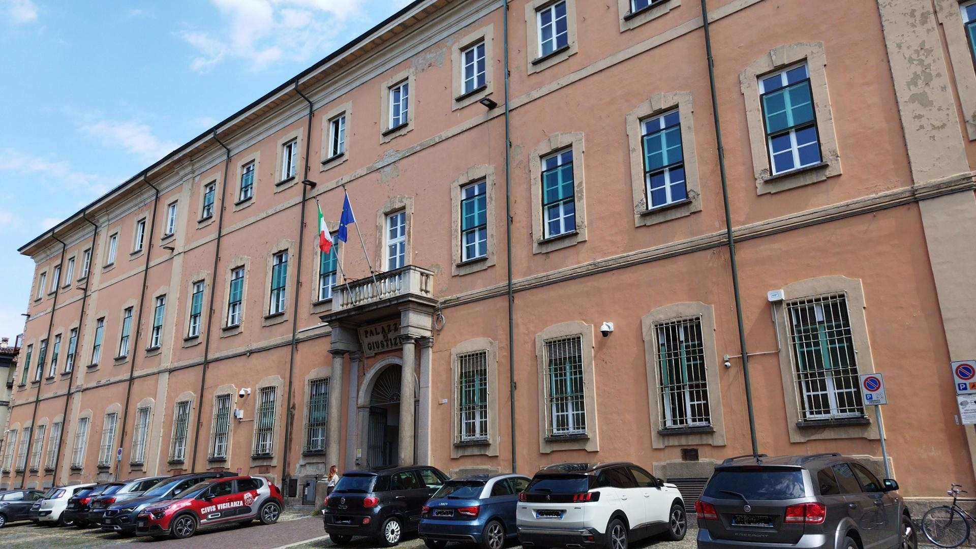 palazzo giustizia pavia.jpg